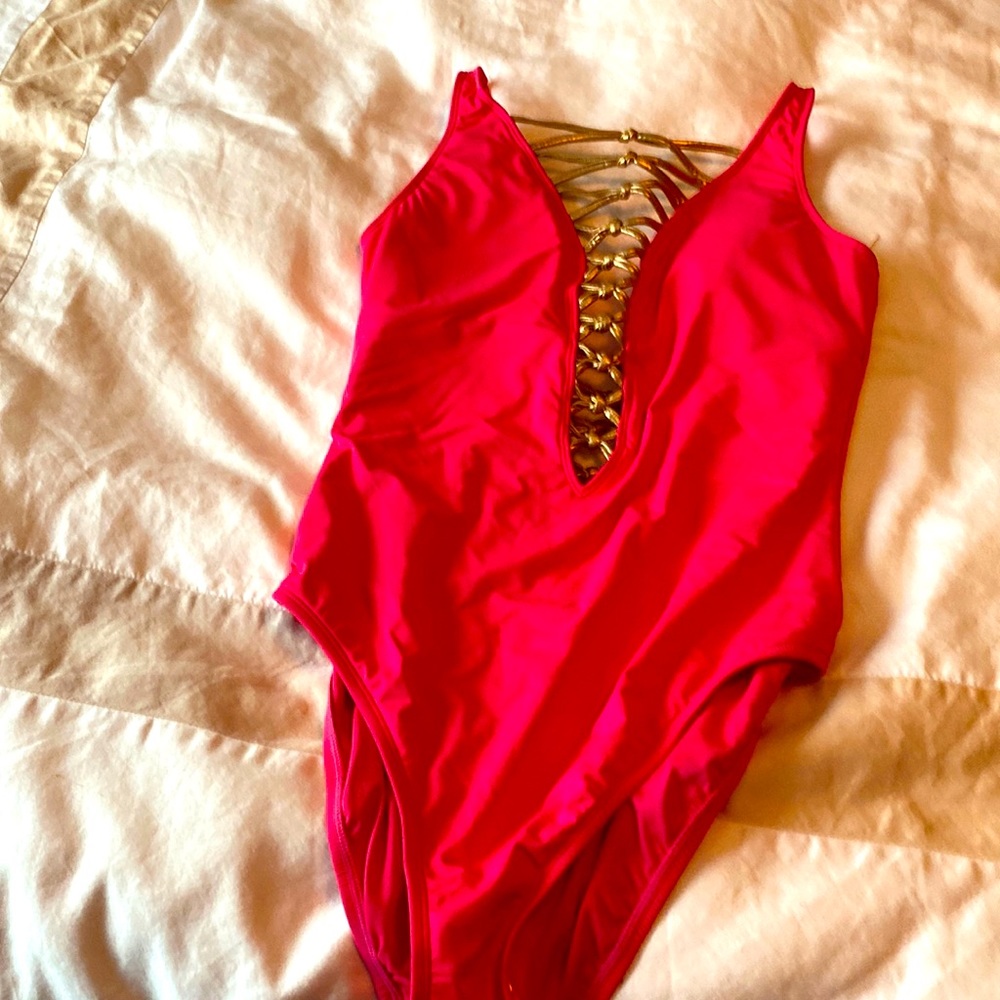Bleu rod beat tie size 10 never worn with tags.